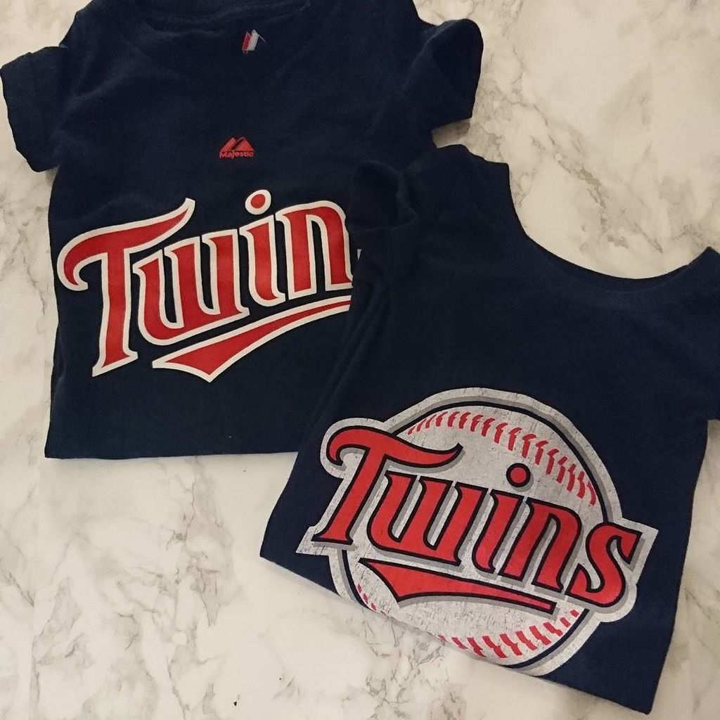 RstrdClthg's tweet photo. Out for delivery today. Twins rompers for twins 1st  birthday party 🎂 how cute!

#twins #twinsbirthday #babyjumpsu… https://t.co/GRIJIsS60C https://t.co/BTIf8M7DfP