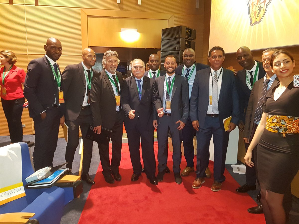 YZerguini's tweet photo. Avec des gloires du football africain...
Symposium CAF - Rabat 2017 https://t.co/wunaGWCArz