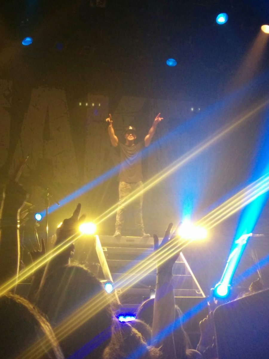 jakesrumors's tweet photo. It's been two years since #dazedandconfusedtour Cincinnati!! And two years since I've seen you 😭😭 https://t.co/PagsJYYuOJ