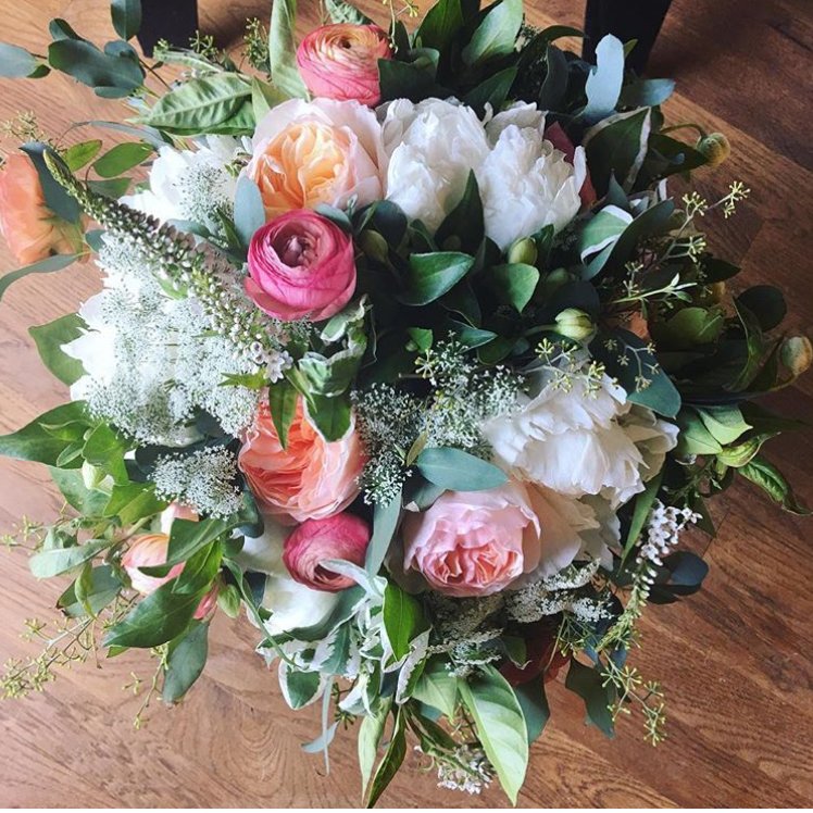 when bouquets make us happy, we share that happiness with ya'll! #floralfriday #randievents #eventdesign #weddingflorals #flowers #pretty