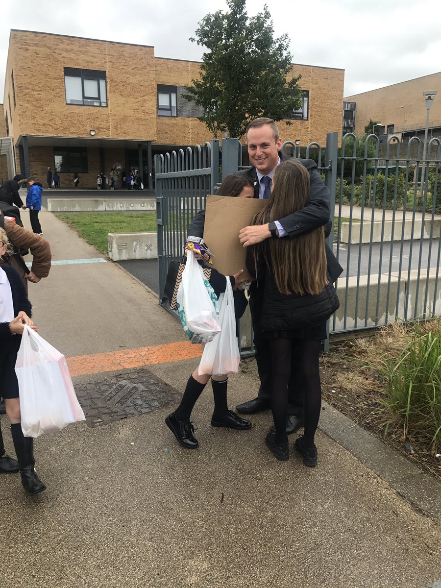 Michelle308457's tweet photo. #finalgoodbye  #emotional  #bestteachers @mrhill_BSCA https://t.co/x0OUKdeX5f