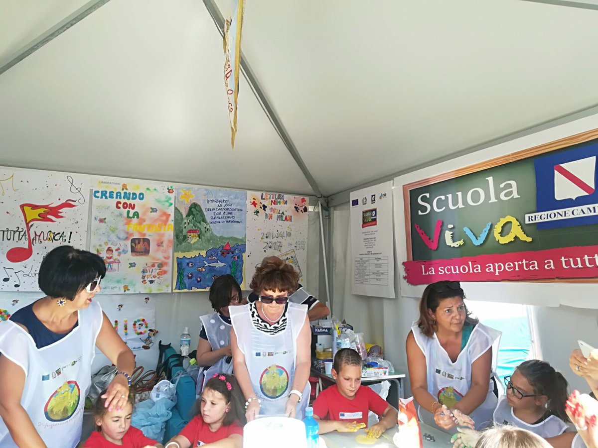 lucia_fortini's tweet photo. #ScuolaViva oggi con il ministro @valeriafedeli tra i ragazzi del @giffonifilmfest #intothemagic https://t.co/sh5OpbgLy5