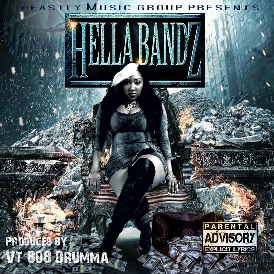 UIntelradio's tweet photo. NOW PLAYING @AlonnaDeVille HELLA BANDS
#Friday #UIradio https://t.co/8Xpkxc4IwG