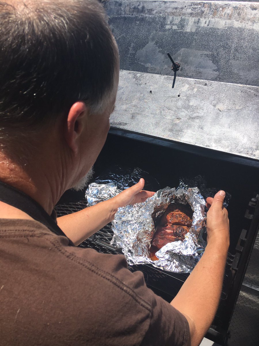 MatteWagner's tweet photo. Dad's pulled pork entry for public comp tonight! #pulledPork #competitiveBBQ https://t.co/bBe5cEcqHs