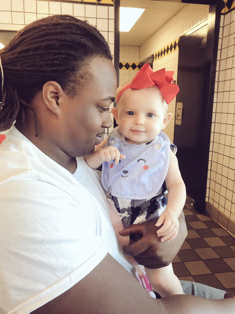 The_Chris_Ray's tweet photo. You work to make an impact on young people, but in turn they end up making an impact on you @Bap_13 #coachplayerfriend #dlforever #brunch https://t.co/ZV8LCCjGEL