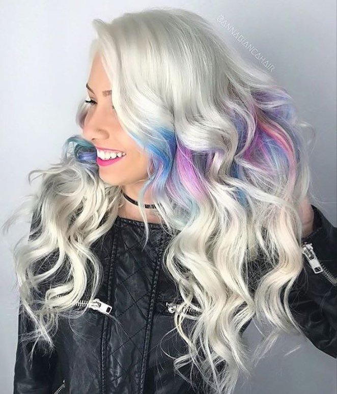 How awesome is this for fun hair Friday? Way to switch it up and add your own flair! Beautiful work @annabiancahai… ift.tt/2uinCq4