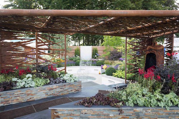 MandyCanUDigIt's tweet photo. Going to #RHSTatton? People's Choice Award. #FacingFearFindingHope. @CrohnsColitisUK @ActualLandscpes #gardening https://t.co/NFw1iP92Bi https://t.co/WBjvnS9UCj