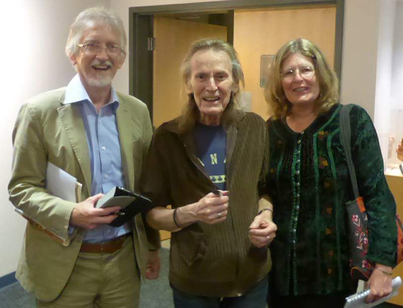 clare_goog's tweet photo. @Lightfoot365 My Dad with his hero Gordon in Canada October 2014 https://t.co/YQQ6QJKarl