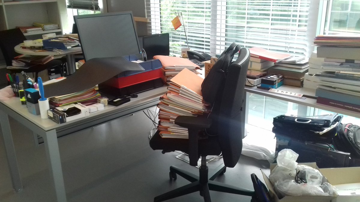 JeanYvesLeClerc's tweet photo. Avant...Après !  Les #archives c'est facile ;-) ! #defirelevé #viedarchiviste https://t.co/CL94zS51U3