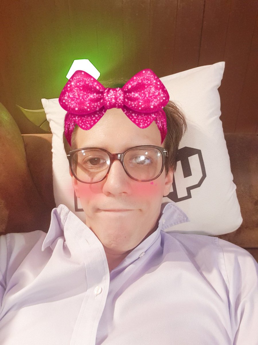Zaboutine's tweet photo. Le meufs qui se prennent pour des rang 10 avec des filtres biches on va commencer à faire pareil vous allez voir flou. https://t.co/TNnhT0fHNX