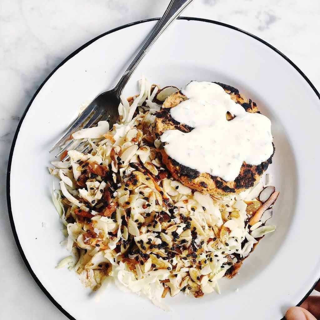 paleogfe's tweet photo. Breakfast leftovers✌🏼Thai salmon cakes and slaw🤤 So goood. .
.
.
#paleo #primal #clean #cleaneating #fit #grainfre… https://t.co/vhY43H8cgS https://t.co/u6O1unKd9w