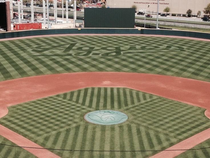 lopez5i's tweet photo. I am truly blessed to say that I have verbally committed to play baseball at Texas A&amp;M University!!!👍🏼👍🏼#gigem https://t.co/sY00tShXuI