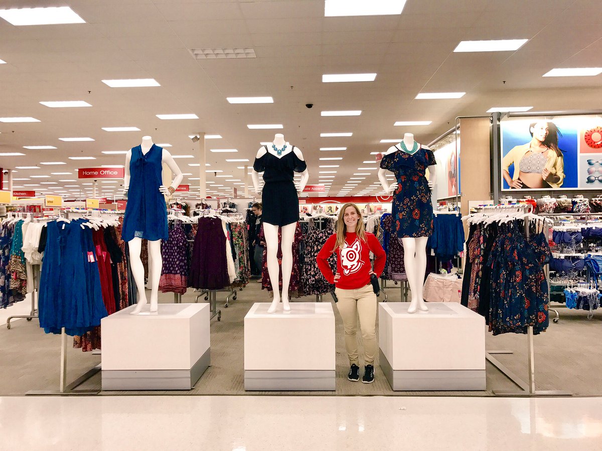 shara_spence's tweet photo. Doing a little #VMTL training session with Kelsey in Xhilaration. #xhilaration #TargetInterns2017 #doingbigthings #T1873 https://t.co/yYE0yOYKnp