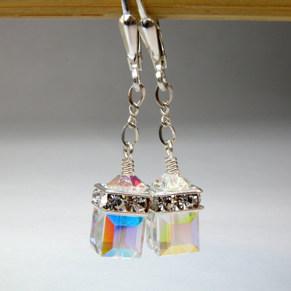 fineheartjewels's tweet photo. Petite Crystal Earrings, Cube, Sterling Silver, Clear Swarovski, Moonst… https://t.co/wspden1PJm #Etsy #CubeEarrings https://t.co/BF57LMe5GF