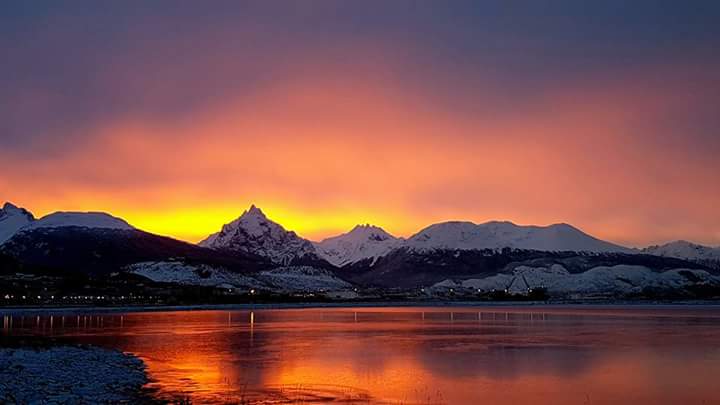 holzmann110's tweet photo. #Ushuaia #FinDelMundo #monteolivia#cincohermanos https://t.co/ylkheqgn9b