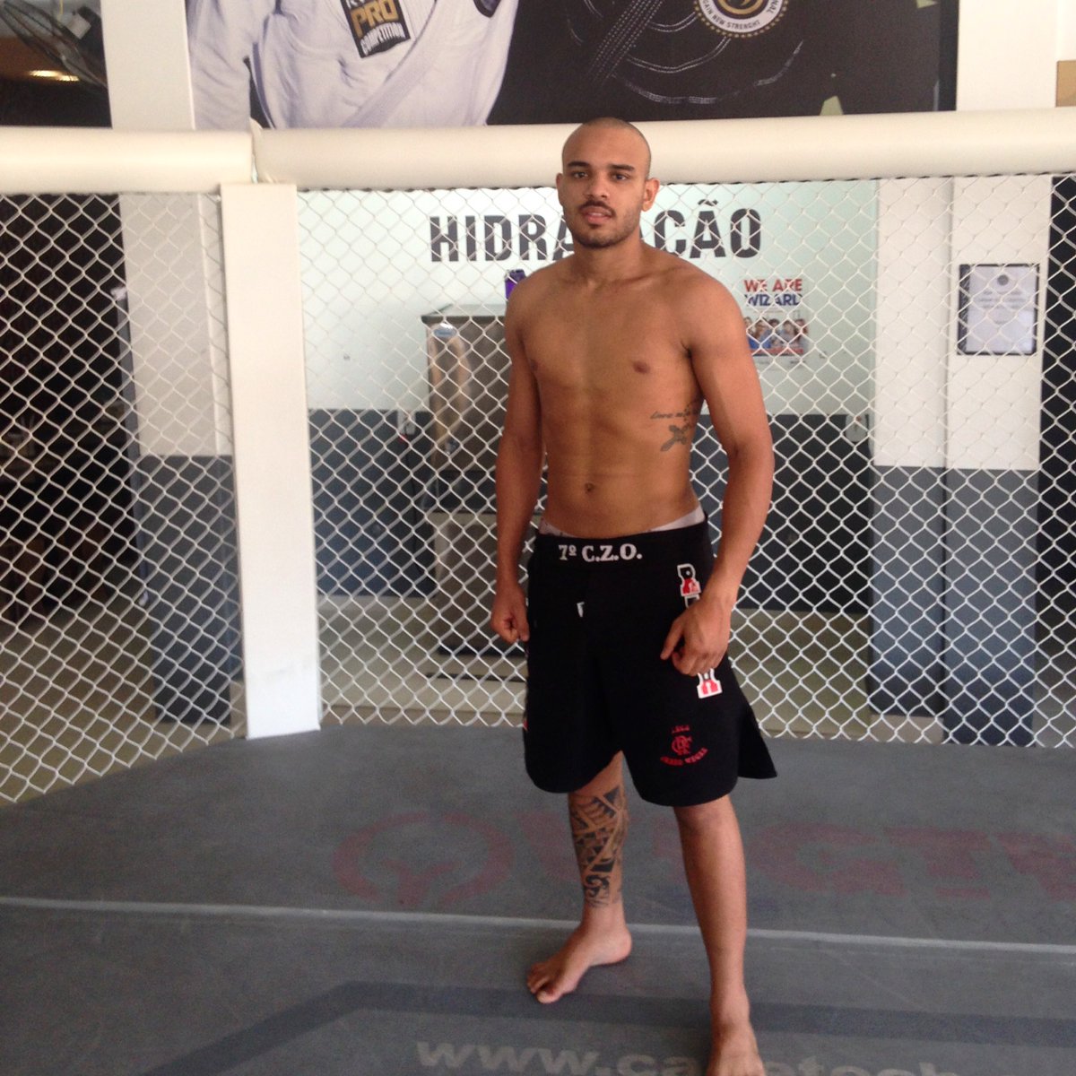 LucasPeixotokb's tweet photo. Sparring de sexta concluído👊🏾👊🏾#kickboxing #teamnogueira #tocadoduende #sempreempé #mma #luckshow https://t.co/lJs3BrGOY5