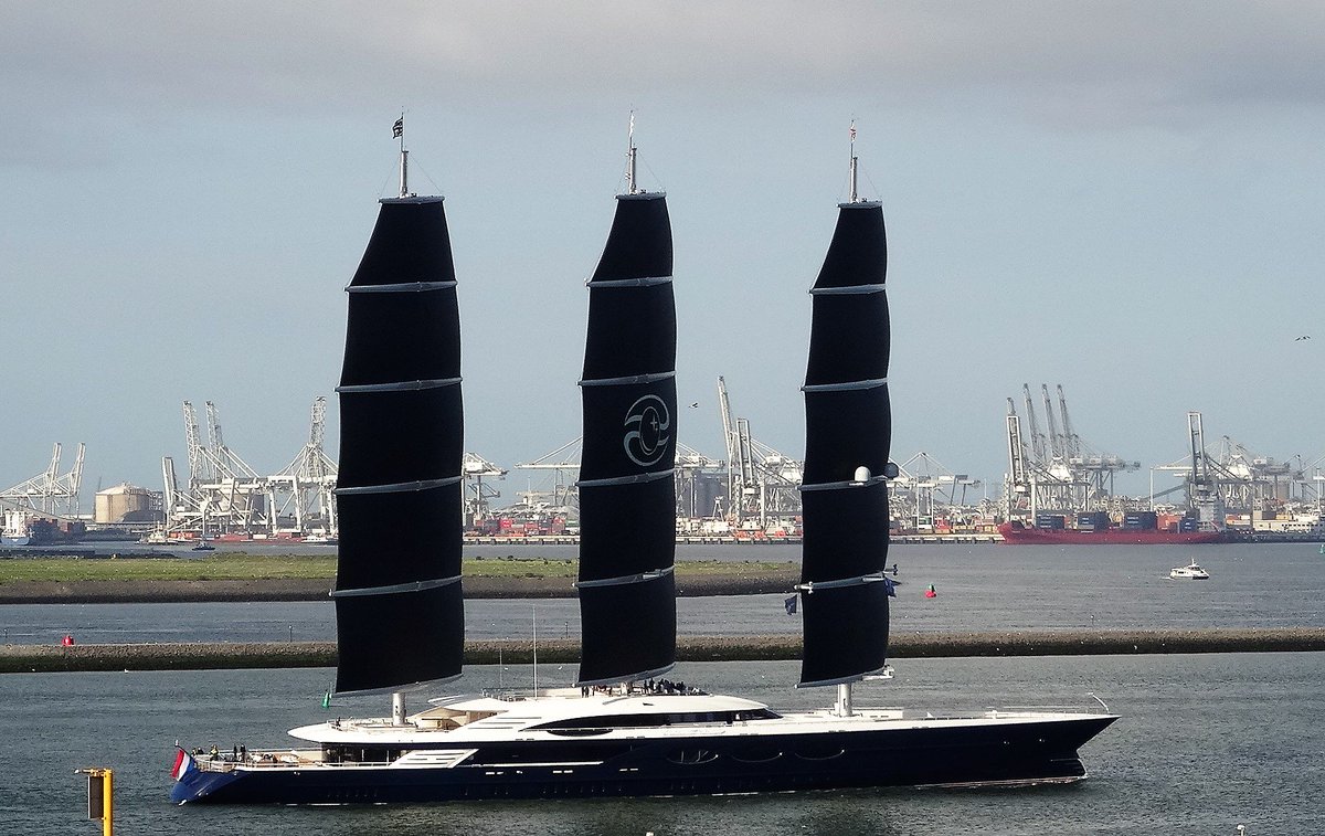 Dutchyachting's tweet photo. #Oceanco’s 106m/ 347′10″ #BlackPearl / #Y712 early this morning having sea trials with all her #sails set. Photos shared by Piet van Dijk. https://t.co/wt0ylHTuWI