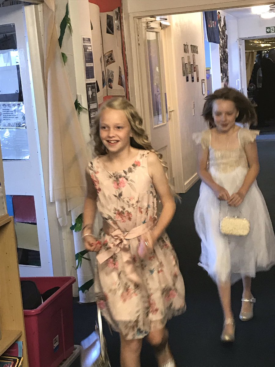 PiranCross's tweet photo. Year 6 prom :-) https://t.co/96cQnS6JbX