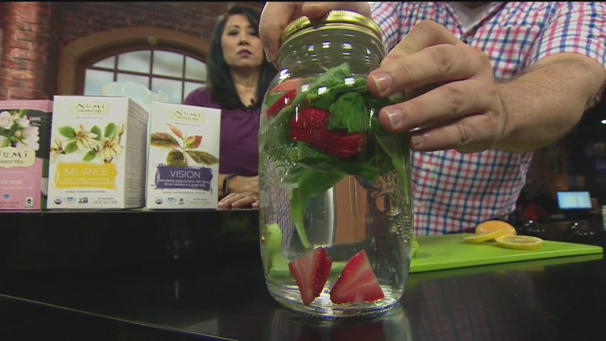 dcap22803's tweet image. Featuring @jerryjamesstone in #NailArt #GreenTable #Eclipse #TeaFusion #YoungWise and More Today in the News norcalnews.wordpress.com/2017/07/21/nai…