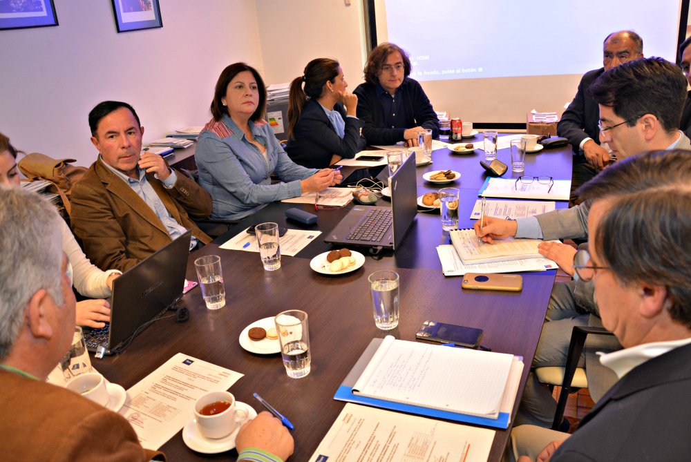 COREsantiago's tweet photo. @MuniSJdeMaipo @josesotocore16 @clau_faundez @GaratePaula @Corebustamante [COMISIÓN RURAL] analiza informe "Intervención organismos públicos en control plaga 'BRAGADA HILARIS'" con #SeremiAgriculturaRM e #IndapRM https://t.co/Hbjxc8TQRk