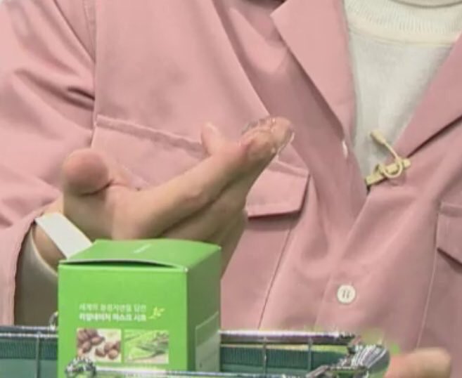 DFRu0VNWAAAGM0o.jpg:large