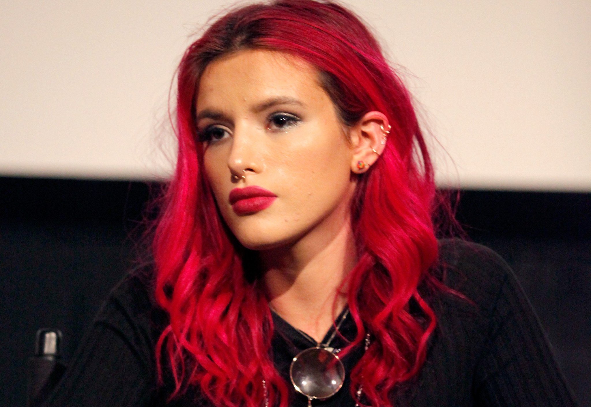 Glamour on X: Bella Thorne shuts down the fake masturbation video making  the rounds online: t.cotK68pKYqsk t.colVBAD368lI  X
