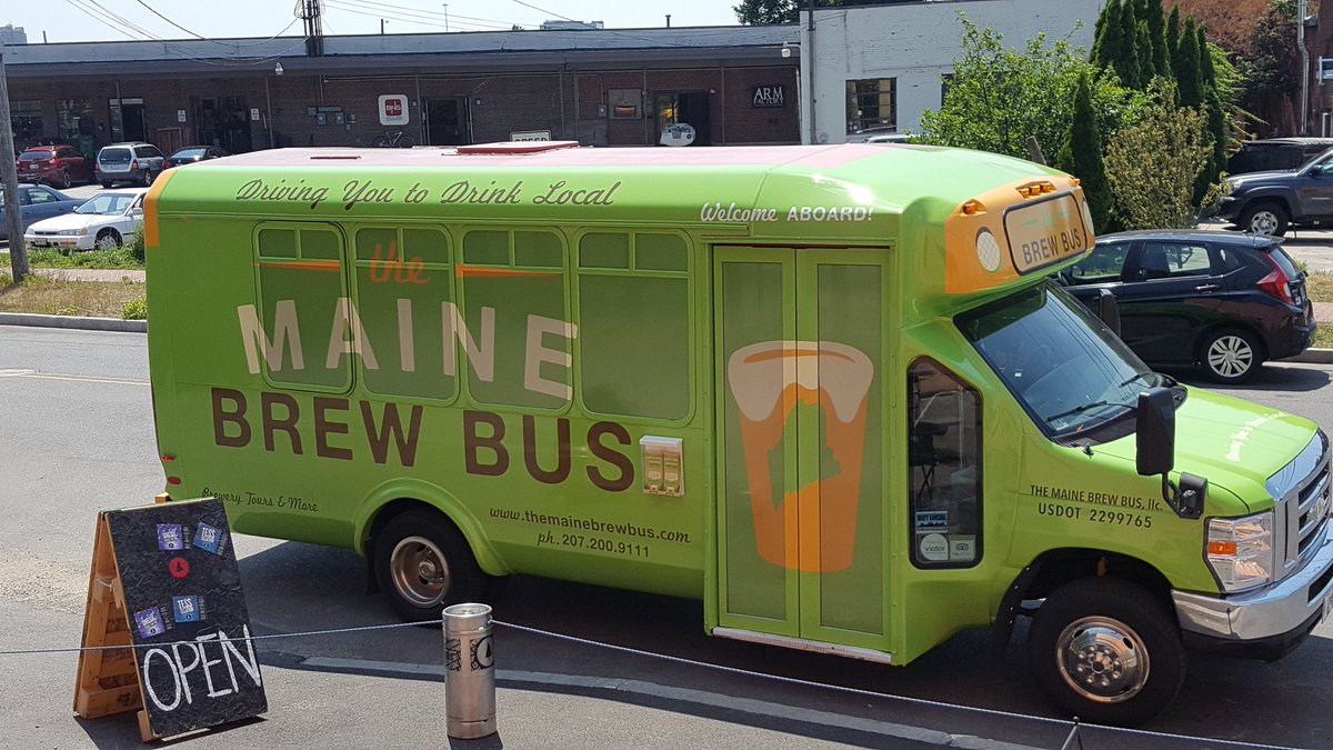 Jer_Bear_13's tweet photo. Definitely beats working on a Friday #mainebrewbus https://t.co/W1mcs4J3GD