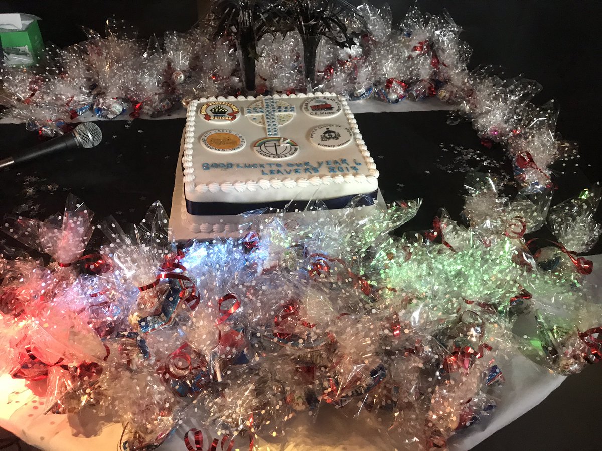 PiranCross's tweet photo. Delicious cake for year 6 prom https://t.co/LmZs4kMwqq