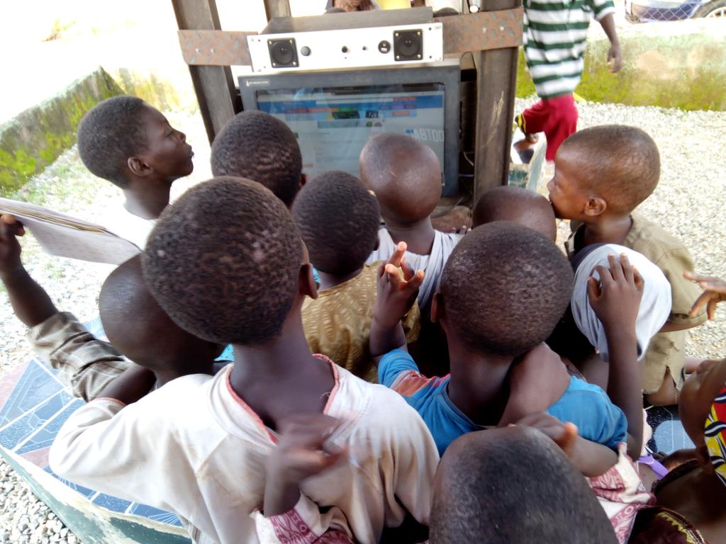SulejaHub's tweet photo. Children having fun at their Hello Hub build in Suleja, Niger State Nigeria by @ProjectsforAll @HelloWorldPFA @katrinmacmillan @rollswells https://t.co/oOfxPXo0f6