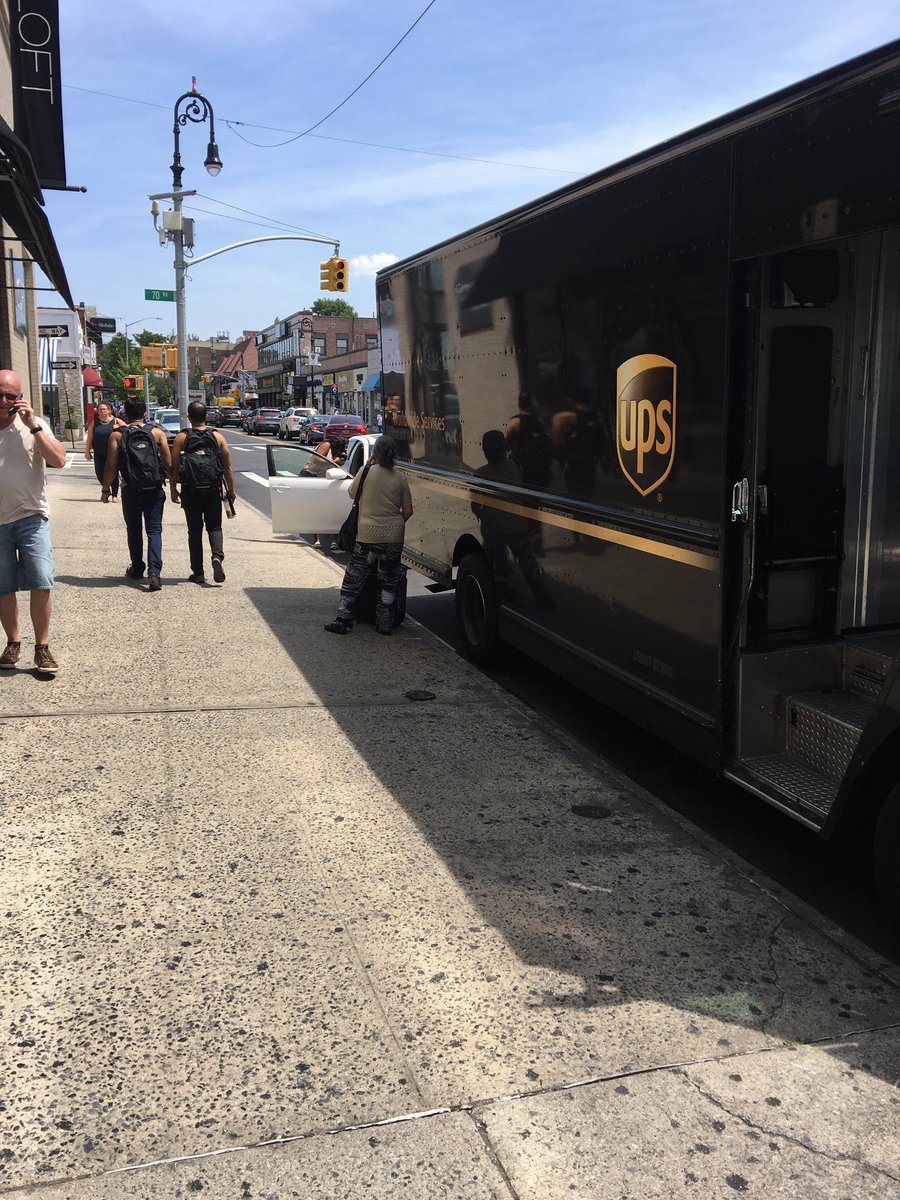 TroysonBlue's tweet photo. #JustNow😳What does it finally take to stop @UPS from destroying Q23 bus stop?! @NYPD112Pct @NYC_DOT @CMKoslowitz @PollyTrott #UPSDoesntCare https://t.co/IpaMVKENDg
