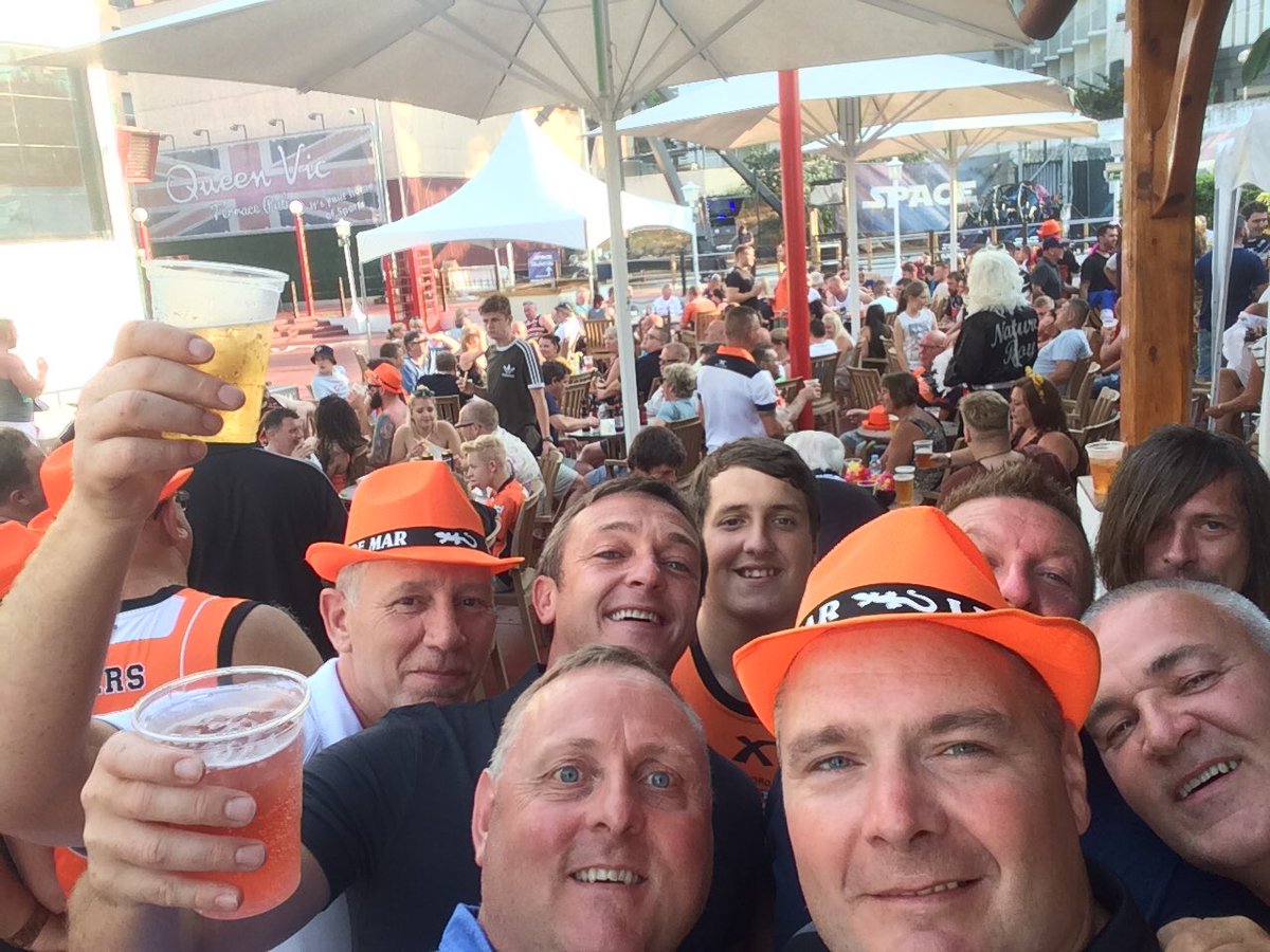 RussGuy74's tweet photo. We're on our way, we're on on our way, to old Trafford, we're on our way !! #queenviclloret #Sherburninelmet @CTRLFC πΊπΊππΊ #Getintoem https://t.co/QXXAhWngUh