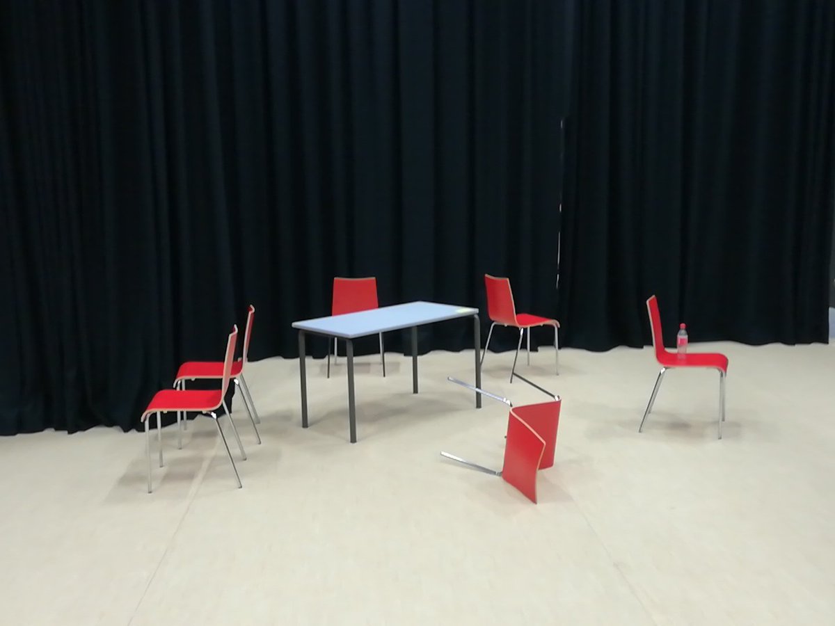 Stage 3 in action with <a href="/AngharadLee/">Angharad Lee 🏴󠁧󠁢󠁷󠁬󠁳󠁿 🏴‍☠️</a> building a scene. Where are your eyes drawn?