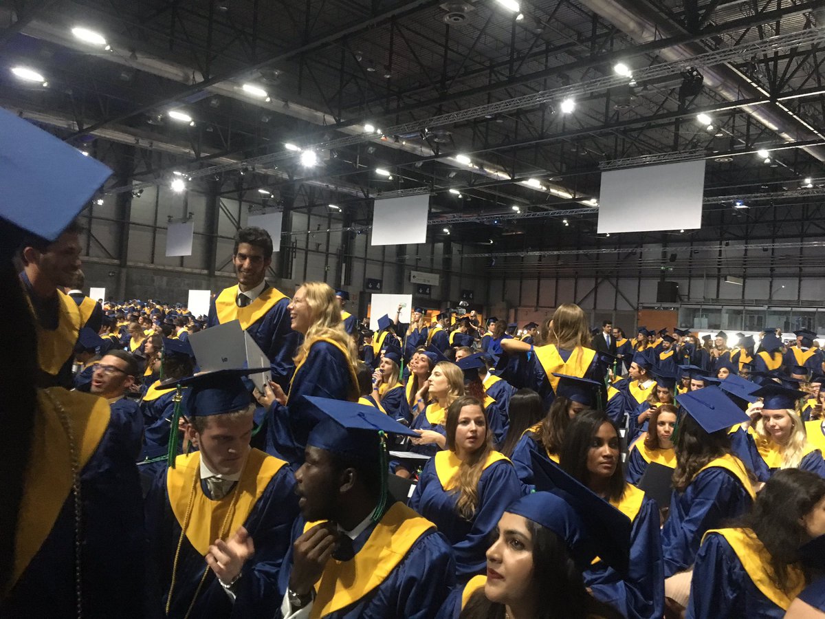Happening right now!! #GraduacionesIE2017 #ietookmehere