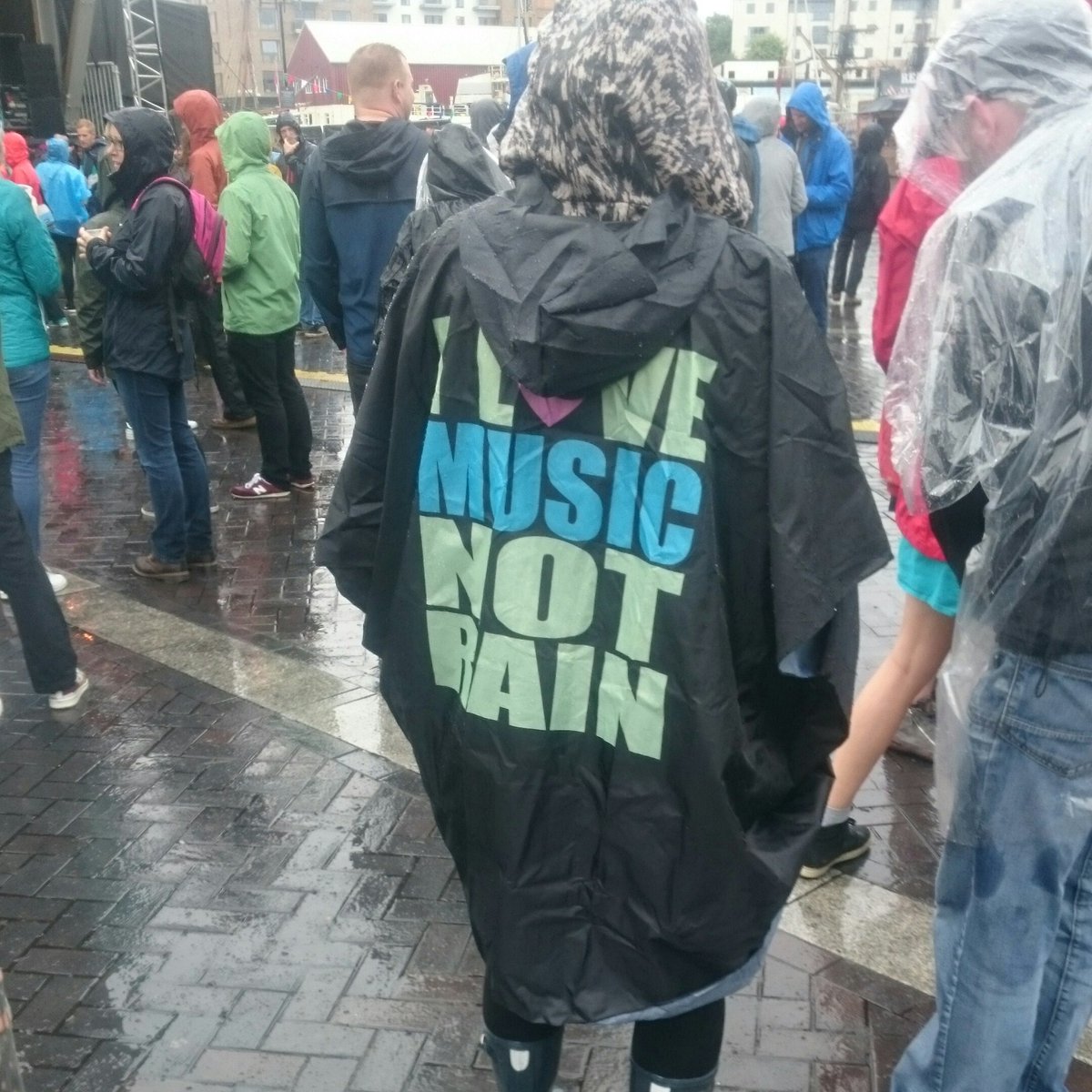 Our feelings exactly, but it ain't ruining our night! Nearly show time...