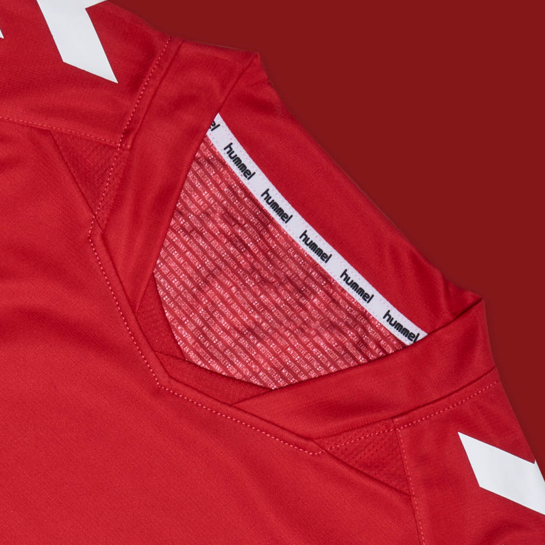 hummel1923's tweet photo. New special home kit for @CAFCofficial to pay homage to the 25th anniversary of the clubs’ return to The Valley! #hummelsport #teamhummel https://t.co/V7DgkhYJKH