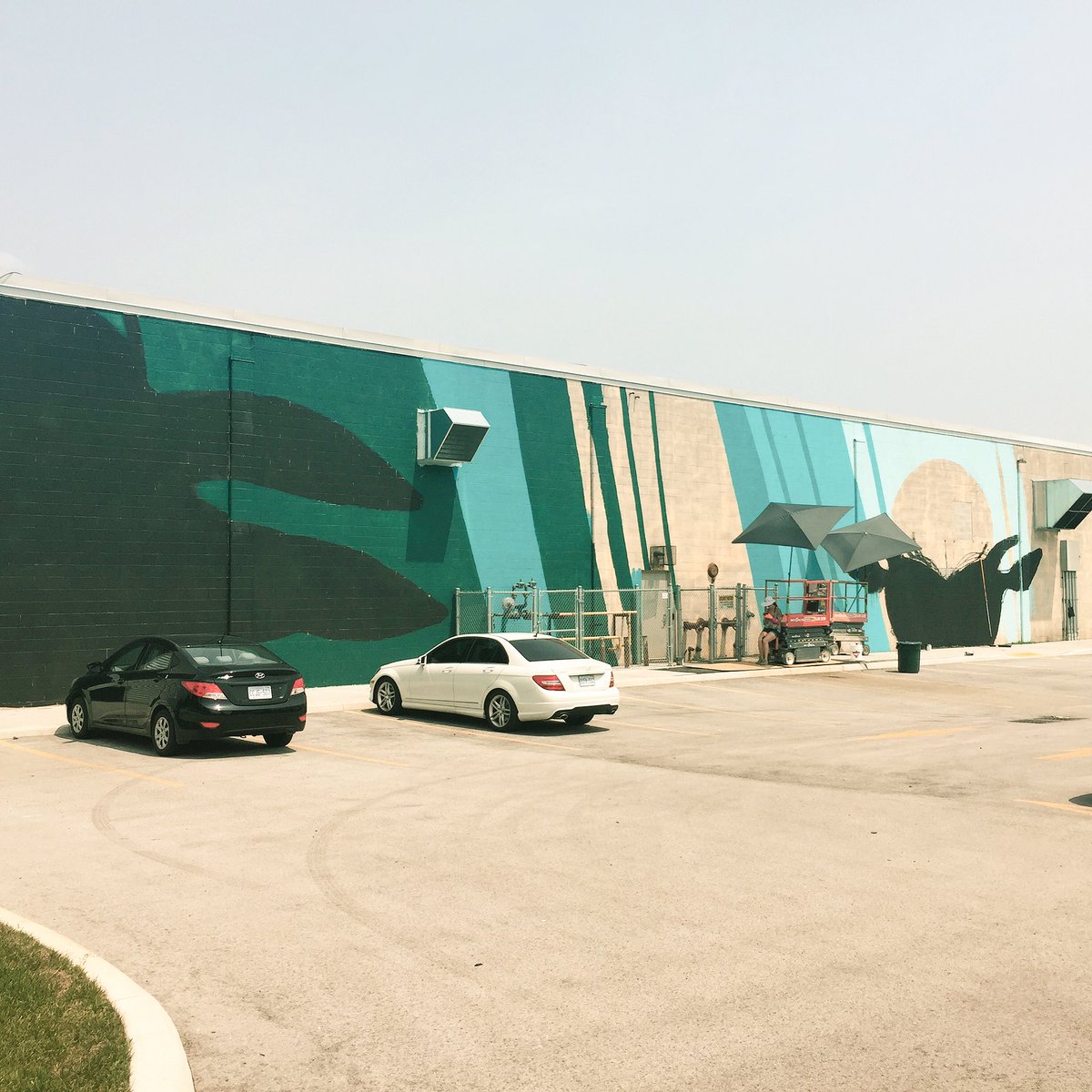HOPAports's tweet photo. Progress on #thewallproject at @CollectiveHam today! Work continues this weekend- stop by the beergarden to see! https://t.co/NzT87H17Ss