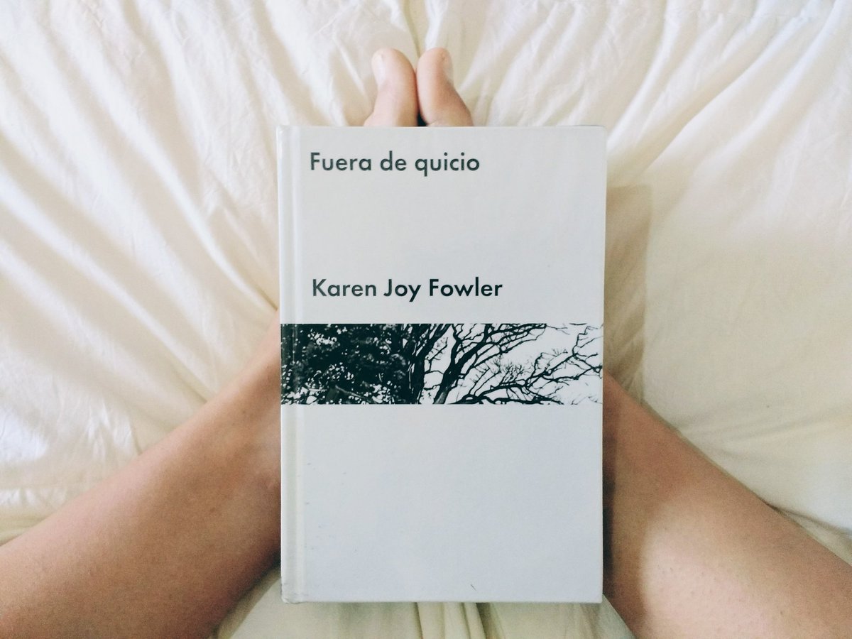 Dice la contraportada: ¿Qué significa ser o no ser humano?

Es la última novela que me hizo llorar. 

#Fueradequicio #KarenJoyFowler