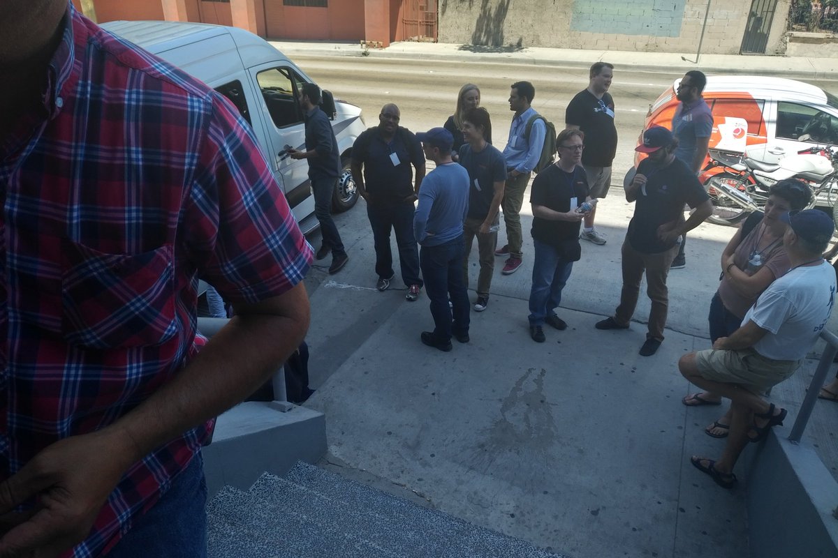 JelpAppInc's tweet photo. @TJStartupCrawl  llegando a nuestro HQ! https://t.co/4XWN5OGuJ5