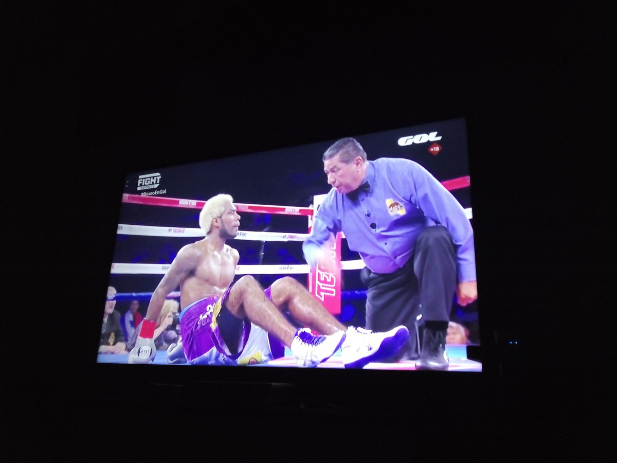theputative's tweet image. #BoxeoEnGol  #boxeo  #viernesnoche. #esperfecto