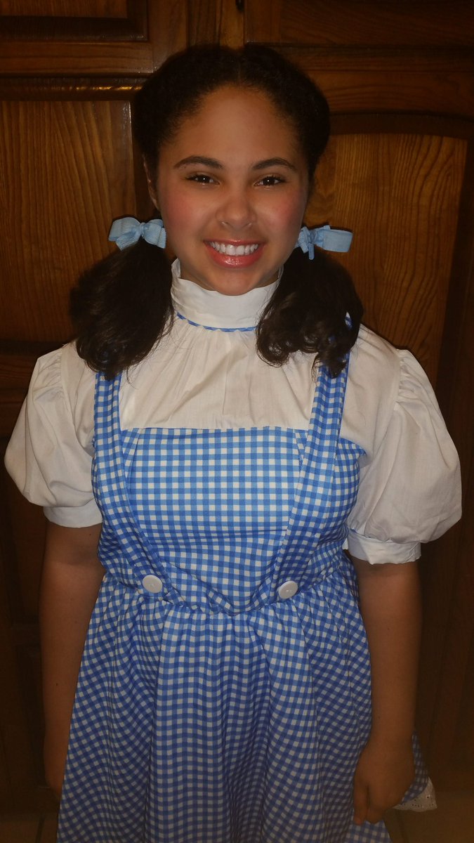 JesamineKatzman's tweet photo. Off to photo shoot for Wizard of Oz! We open in 2 weeks!

#wizardofoz #dorothy #musical # https://t.co/WETJAGpxFg