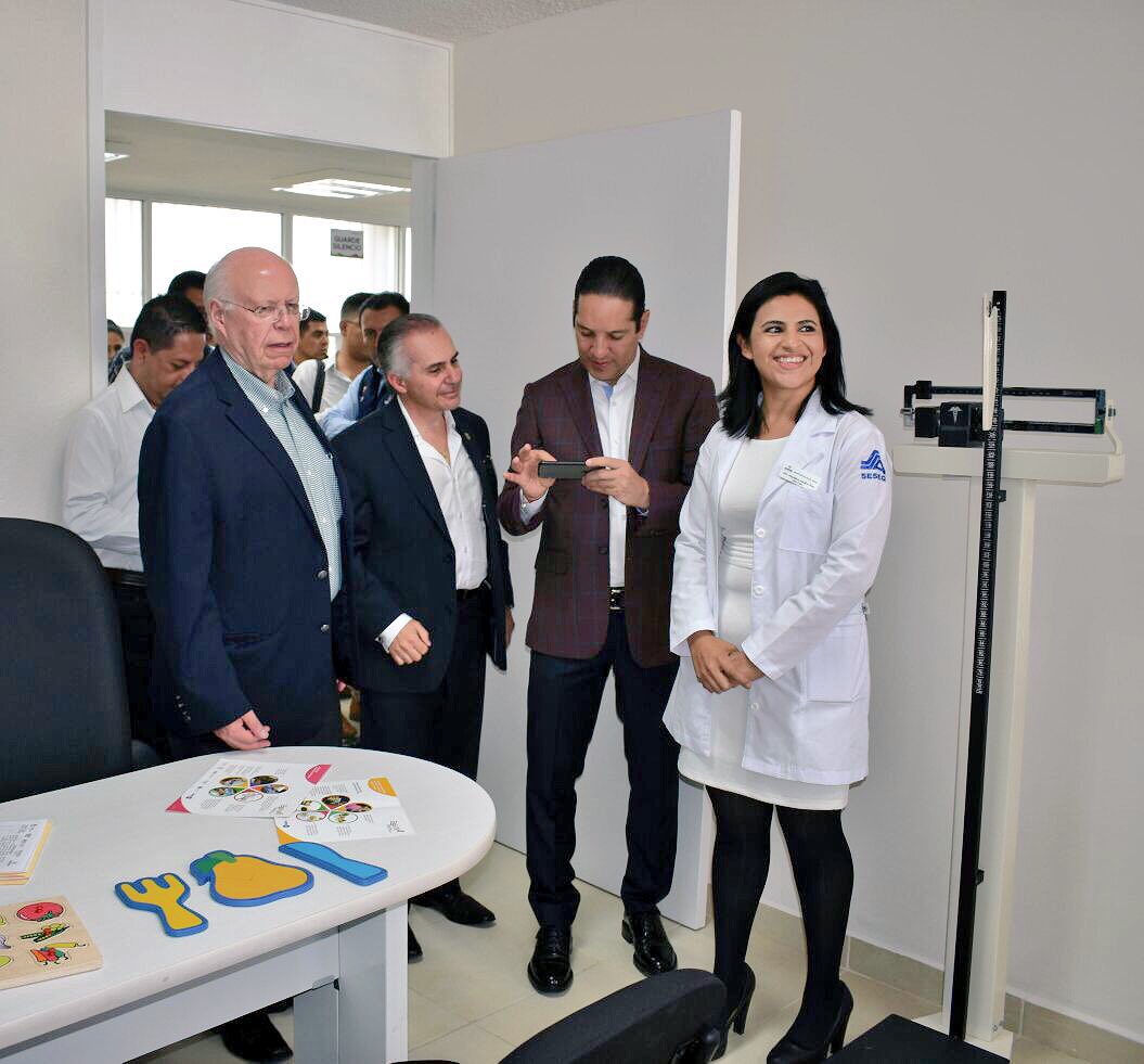 JoseNarroR's tweet photo. La capacidad de los trabajadores de #salud para escuchar y generar #empatía con los pacientes permite brindar servicios de #calidad. #CEREDI https://t.co/zEx3BOJCbY