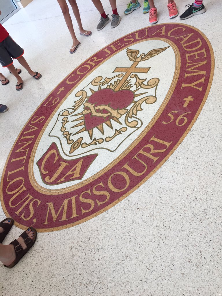 CarrieCMitchell's tweet photo. Just got a tour of the new &amp; hugely improved @CorJesuAcademy after #VBCamp! It's incredible! #IWantToGoBackToHighSchool https://t.co/i04g44irQ0