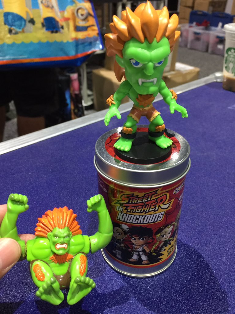Yoshi_OnoChin's tweet photo. Thanks @Cryptozoic all staff! 
and Thanks for visiting our signing session at #SDCC2017 Cryptozoic booth! https://t.co/H8DxPgCrn9