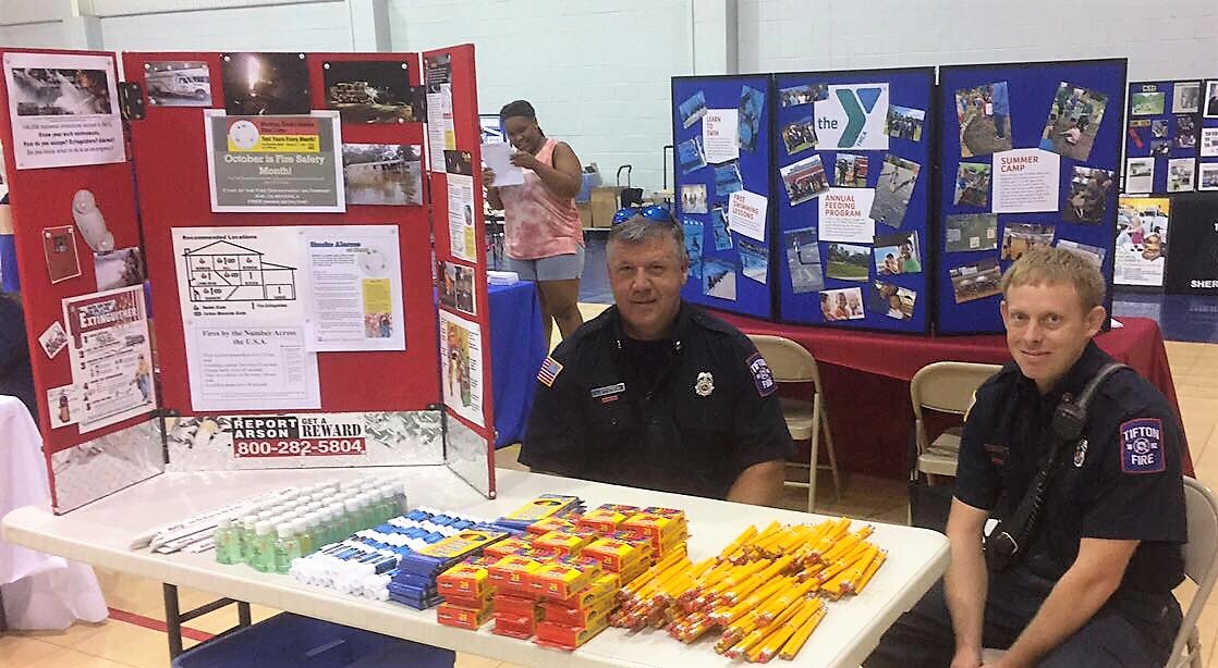 TIFTAREAYMCA's tweet photo. Having a great time at the Back To School event today. Thanks to the Tift County Commission on Children and Youth. https://t.co/rbQNK4B9xf
