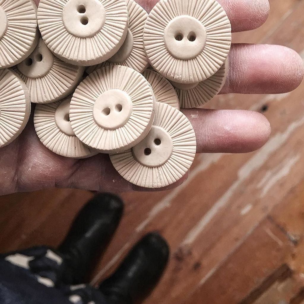 noticingclay's tweet photo. Noticing 3/3: buttons
.
#Repost @paperboatpress
・・・
...new buttons made this morning...
.
#ceramicbutton #ceramicb… https://t.co/rXQrlgEzim https://t.co/cqKGosBZZE