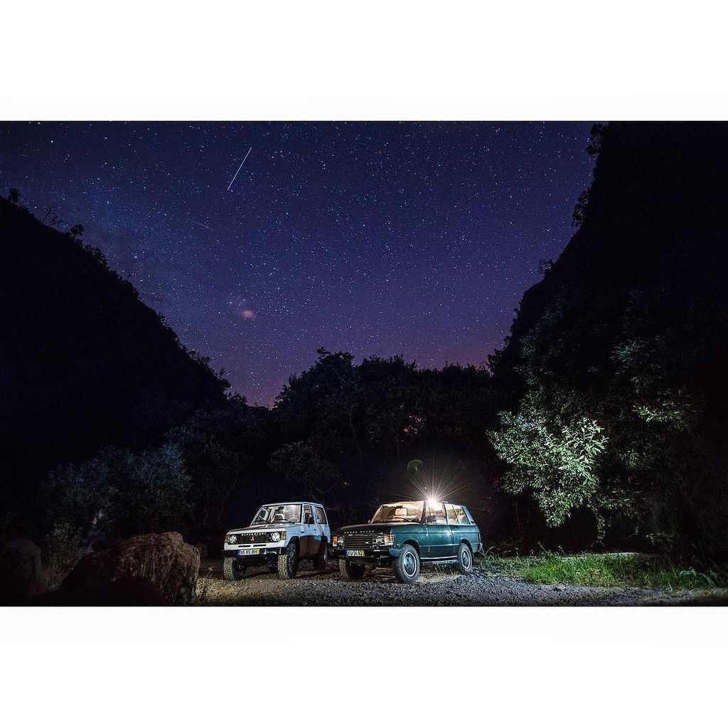 pauloabreu1's tweet photo. The beasts resting #rangeroverclassic #mitsubishipajero #fourbyfour #offroad #startrails #nightsky #summer #thinkc… https://t.co/jxYYsYMMDA https://t.co/Fl9CjrdZ1V