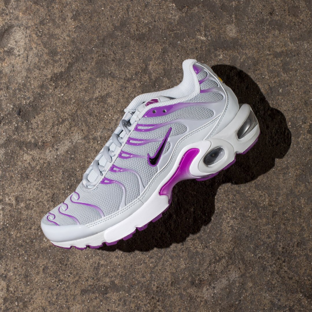 air max plus undefeated