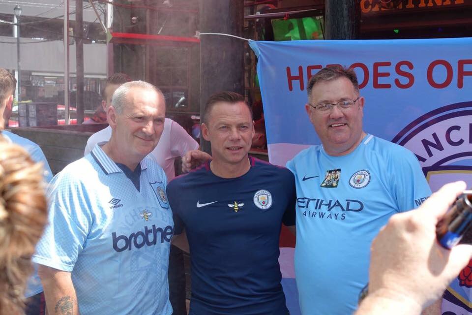 whatty1963's tweet photo. Had a great day thanks to the staff and blues at the little woodrows #mancitystateside https://t.co/hneauCINLH