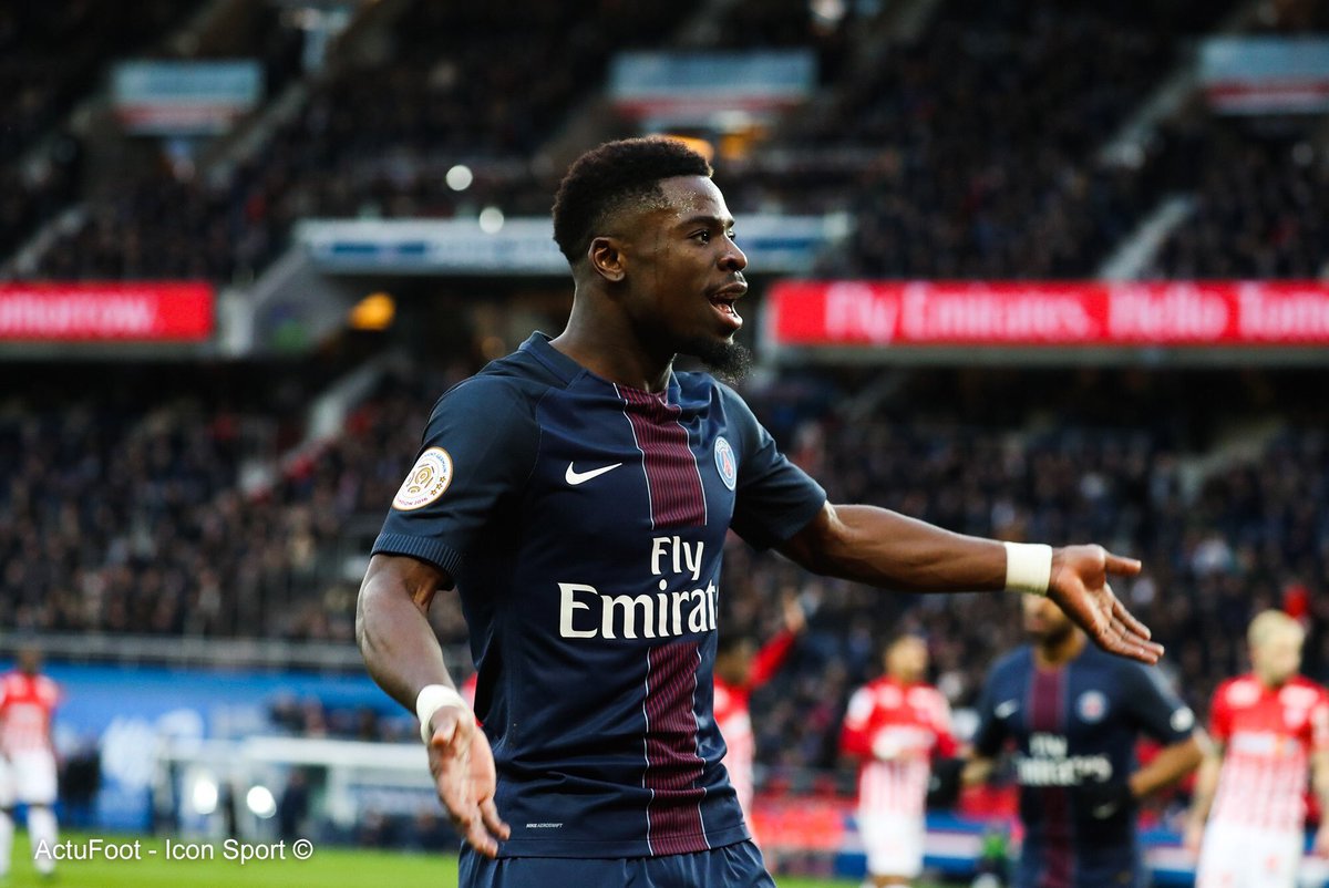 ActuFoot_'s tweet photo. D'après @goal (@Tanziloic), Paul Pogba insiste auprès de ses dirigeants pour faire venir Serge Aurier à Manchester United. https://t.co/xIn1KUDwEu