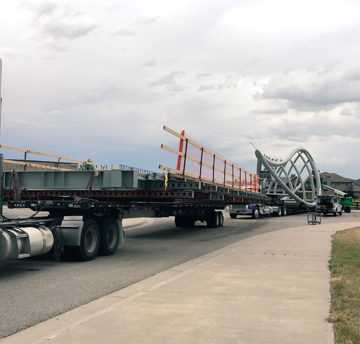 CityofLoneTree's tweet photo. Check it out! The leaf has been loaded and prepped to be installed tonight over Lincoln Ave. Stay tuned for updates. #LoneTree #pedbridge https://t.co/DwXsxEauIp
